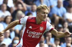 包含穆古鲁扎遭遇三连败，阿森纳教练面临压力！的词条