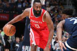  哈登在g2比赛中出色防守,挺进下一轮引发热议的球员 