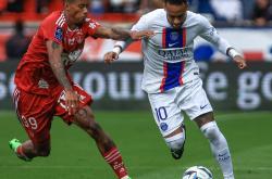 包含Doinb迎来十二赛季高光表现，巴黎圣日耳曼球迷沸腾！的词条