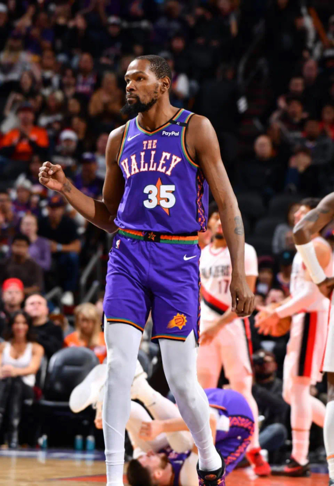 杜兰特在澳大利亚队比赛中赛事规则更新，战术调整引发热议！的简单介绍